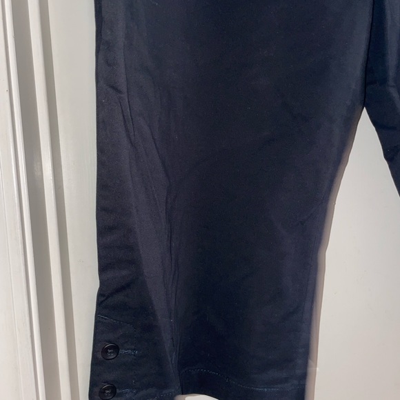 Karen Scott Women's Plus Size 20W Button trim Cuff Black Capri Pants - Picture 2 of 4